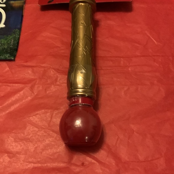 DISNEY PARKS EXCLUSIVE HOLIDAY SANTA MICKEY MOUSE LIGHT UP SNOW WAND - Picture 4 of 9